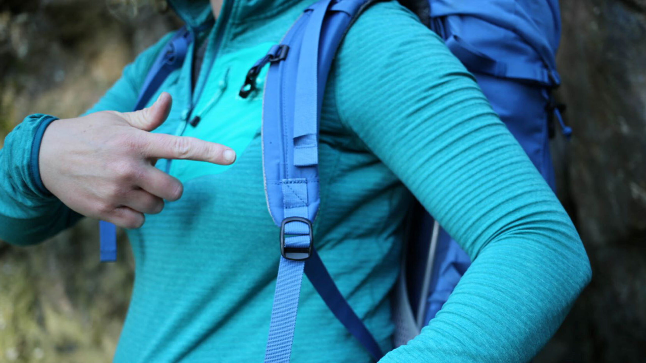 adjusting shoulder straps to fit your rucksack correctly