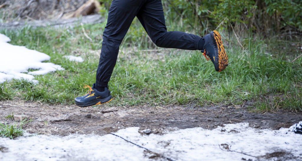 trail running in winter