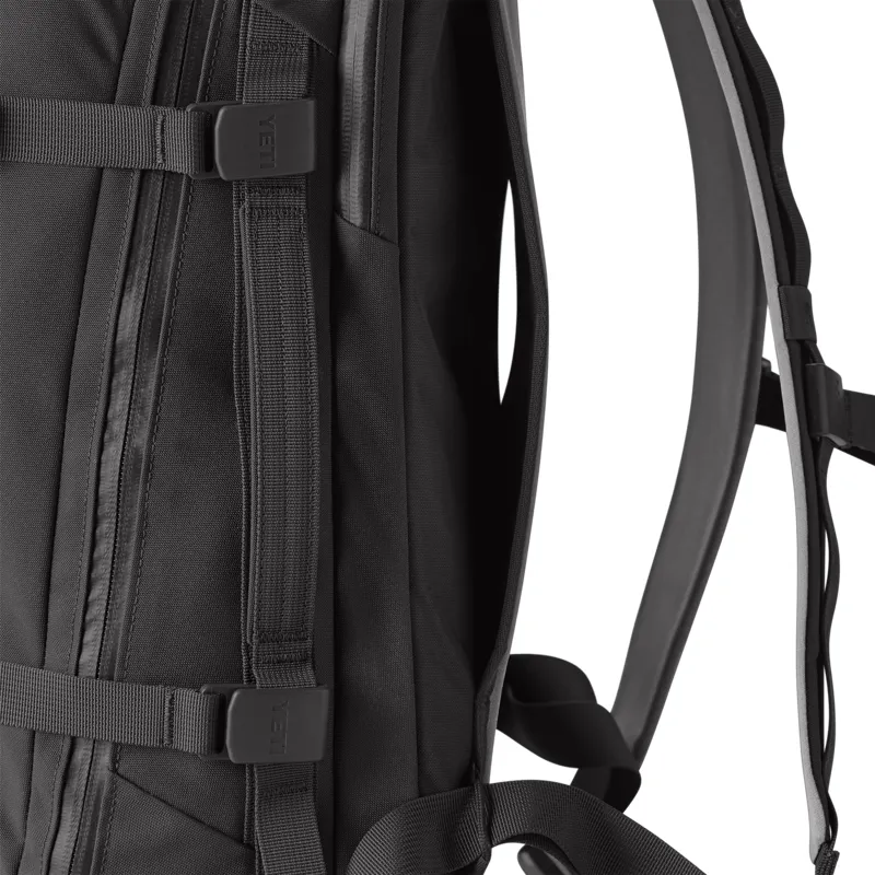 YETI Crossroads 27L Backpack Black-3