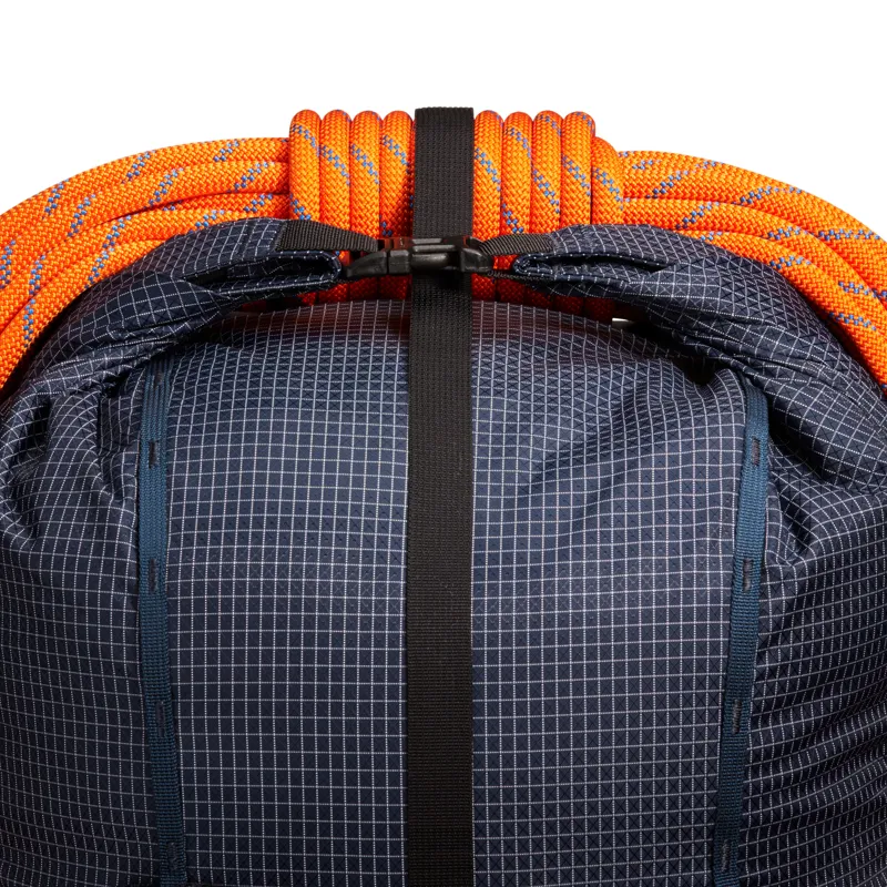 Mammut Women's Trion 38 Marine/Black-7