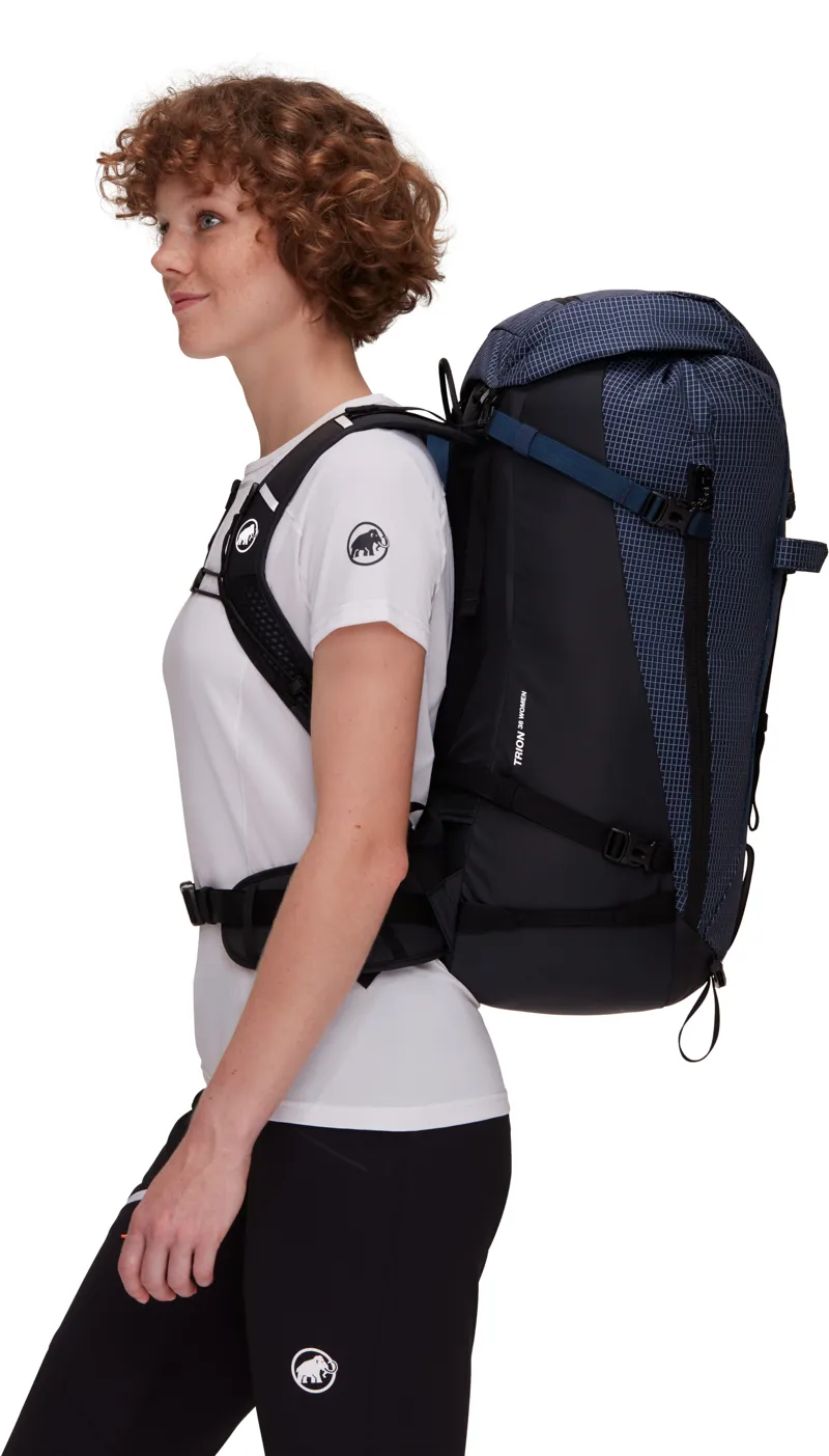 Mammut Women's Trion 38 Marine/Black-4