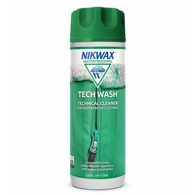 Technical wash for cleaning waterproof jackets