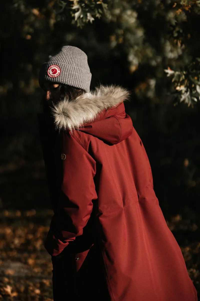 Fjallraven Women's Nuuk Lite Parka Deep Forest-10