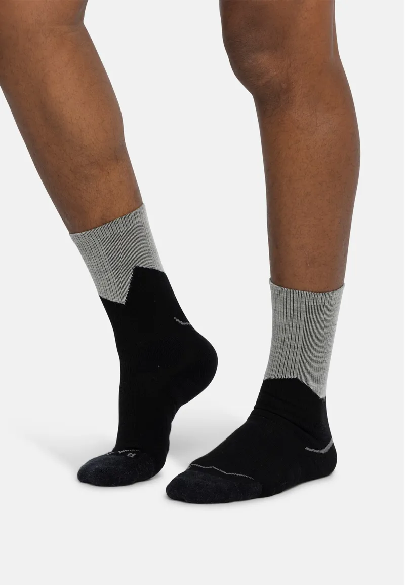 BUFF Midweight Merino Wool Crew Black-4