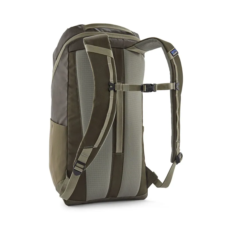 Patagonia Black Hole Pack 25L Basin Green-1