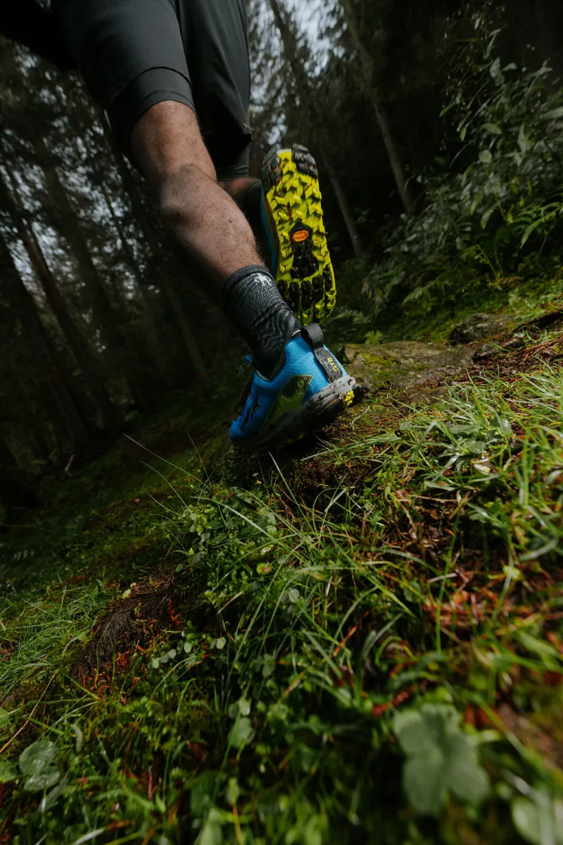 Altra Men's Lone Peak 9+ Trail Shoes Blue-10