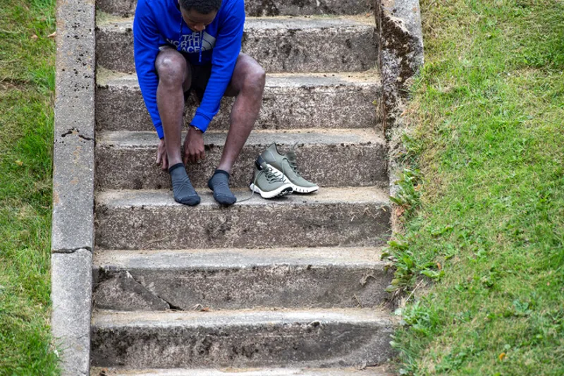 Darn Tough Mens Run No Show Tab Ultra-Light Black-3