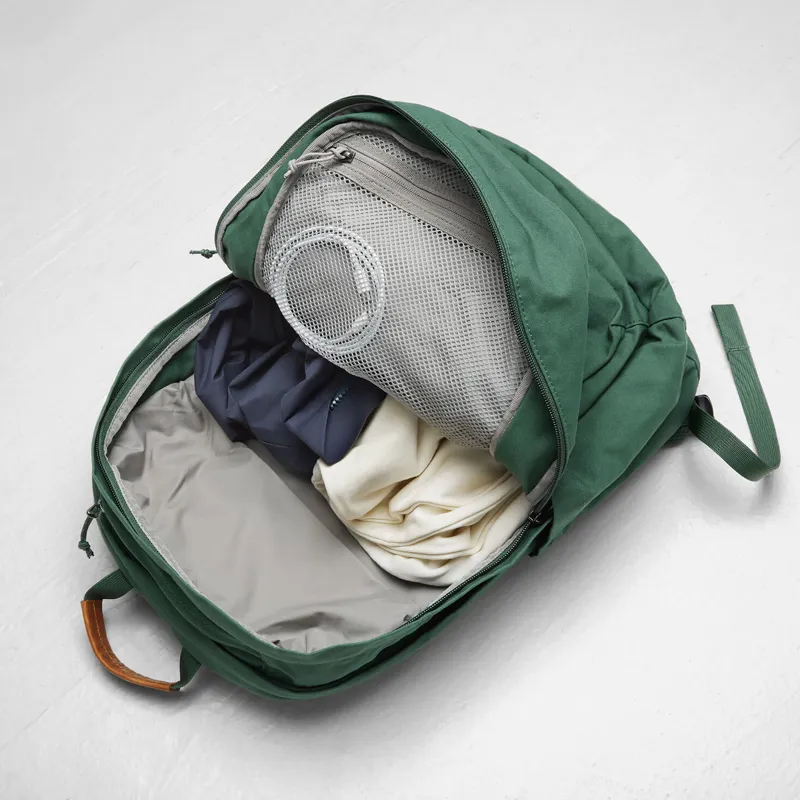 Fjallraven Raven 28 Black / Black-3