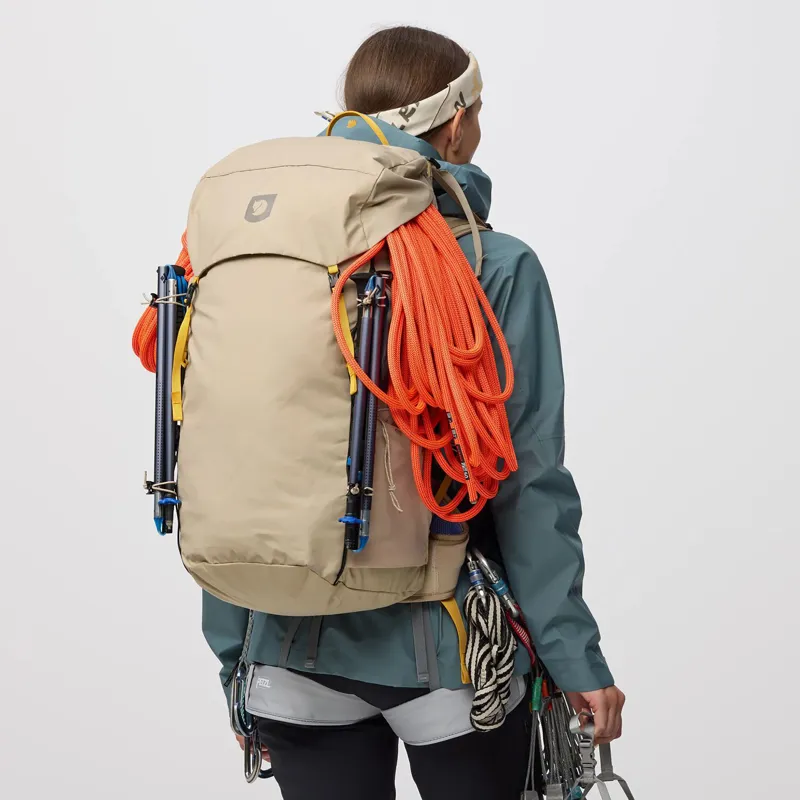Fjallraven Kajka X-Latt 45 Fossil-6