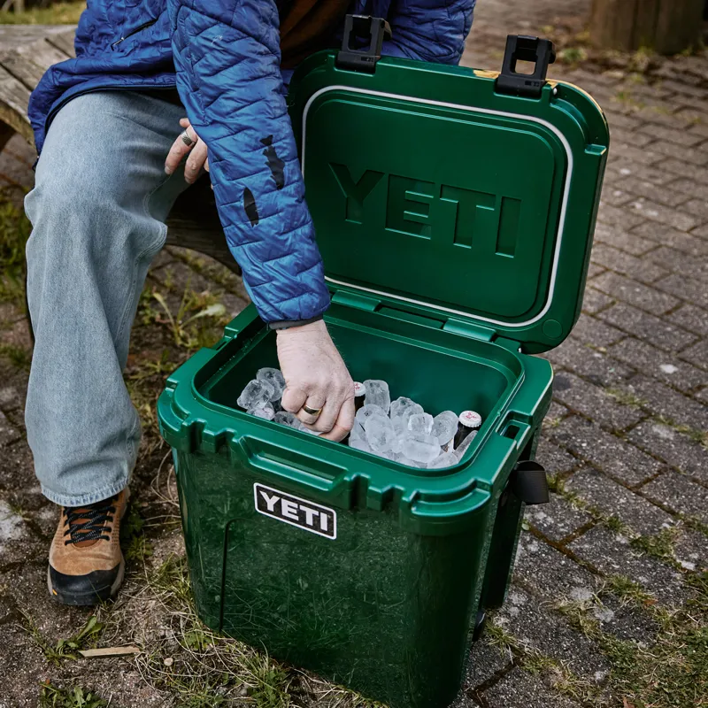 YETI Roadie 24 2.0 Camp Cooler Black Forest Green-8