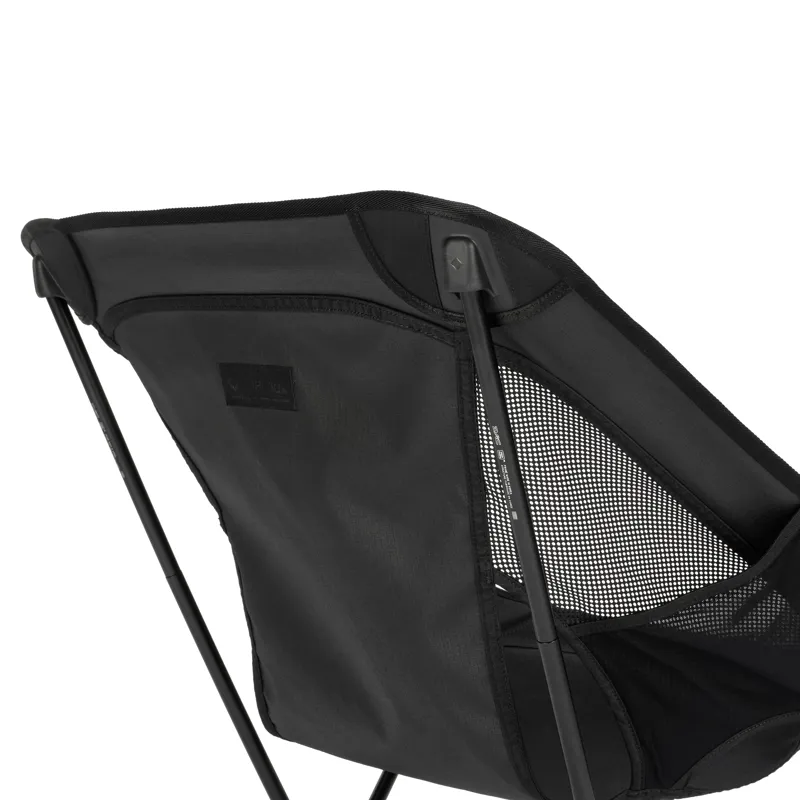 Helinox Chair One re Blackout Edition-13