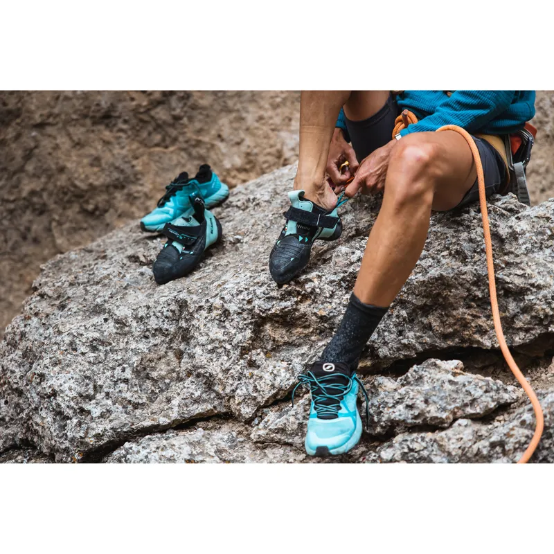 Scarpa Men's Instinct VS-R Climbing Shoes Black / Azure-8