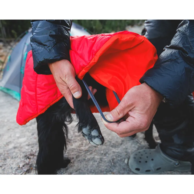 Ruffwear Palisades Sleep Poncho Red Currant-8