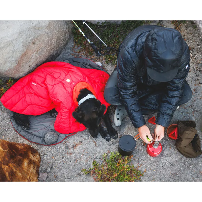 Ruffwear Palisades Sleep Poncho Red Currant-13