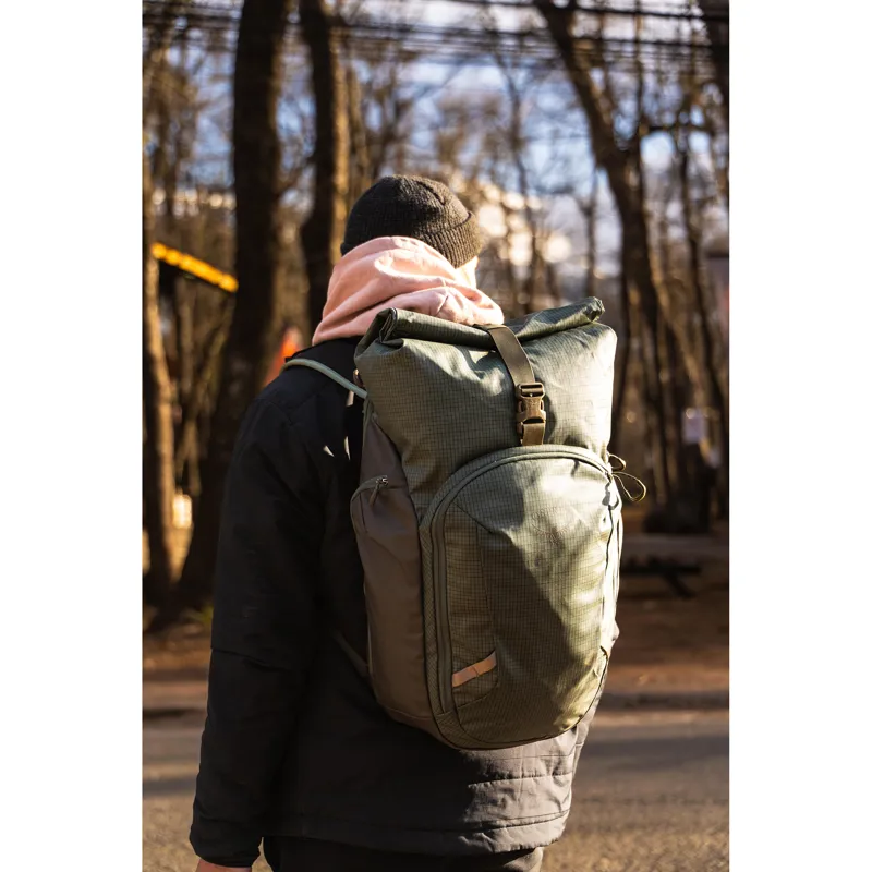 Osprey Transporter Roll Top Backpack Pine Leaf-11