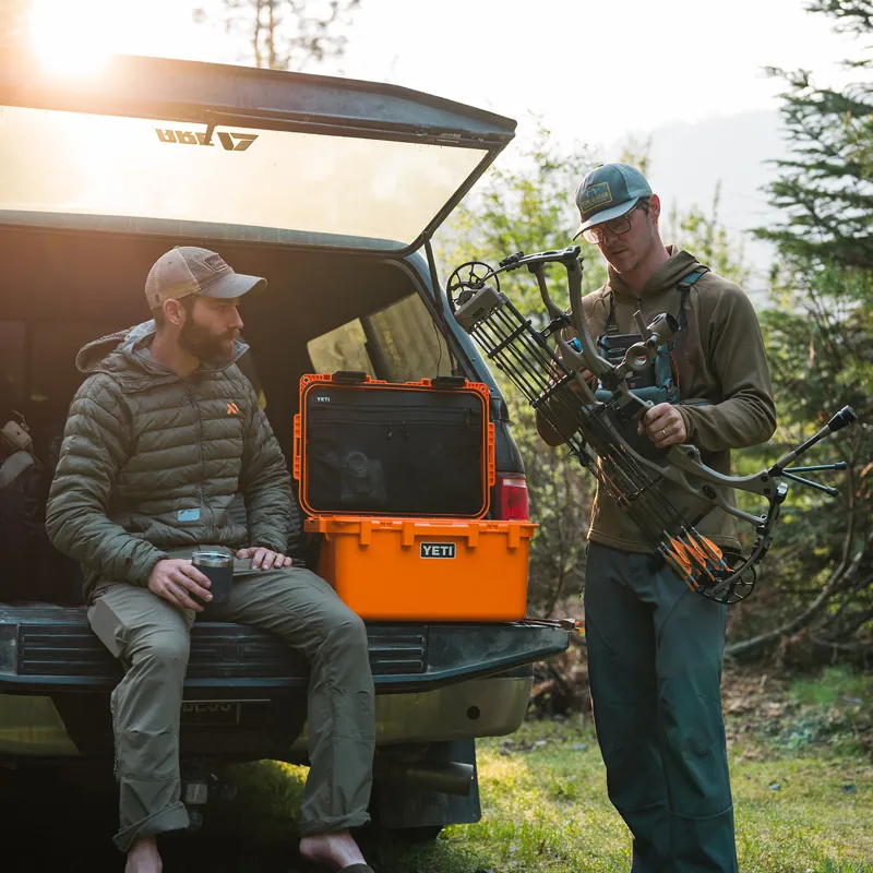 YETI LoadOut GoBox 30 King Crab Orange Camp Box-10