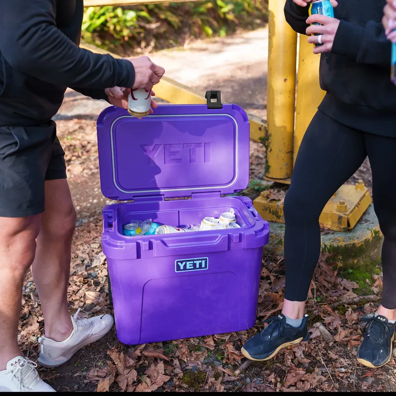 YETI Roadie 24 2.0 Insulated Cooler Pace Purple Speckle-8