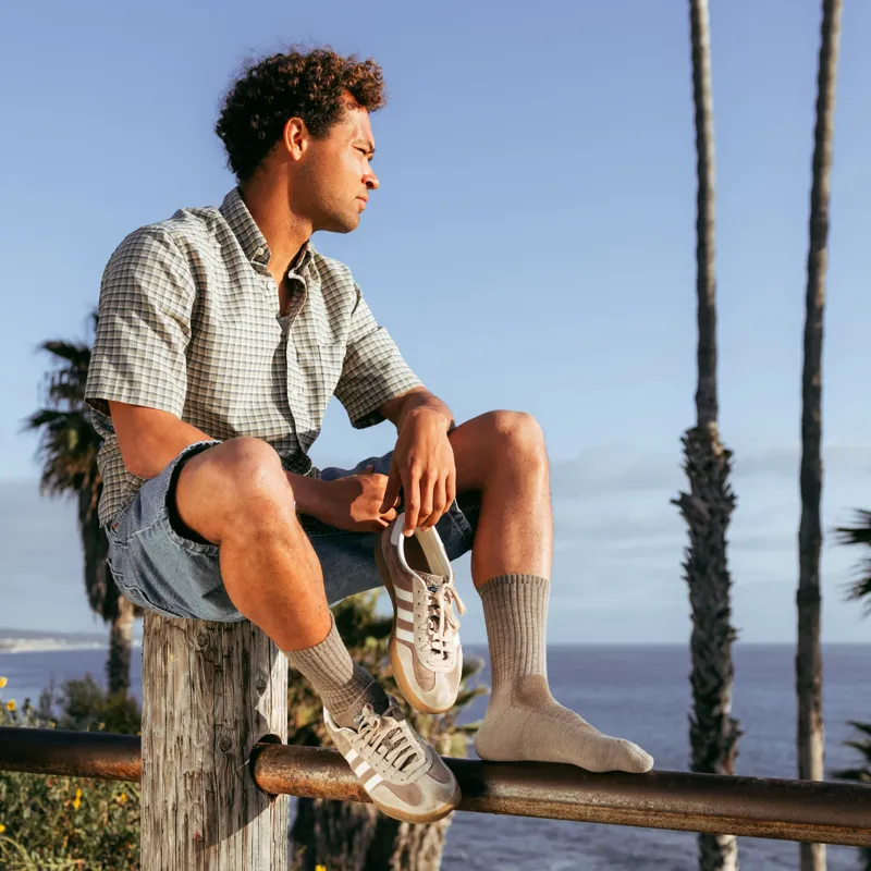 Darn Tough Mens Standard Issue Crew Light Cushion Socks Rye-2