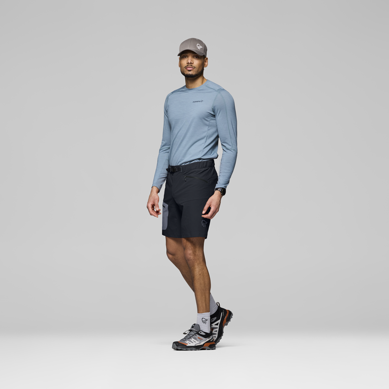 Norrona Men's Falketind Flex1 Light Shorts Caviar-4