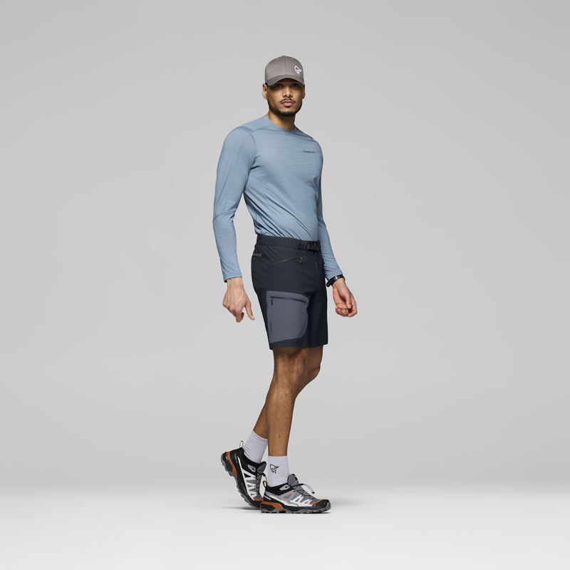 Norrona Men's Falketind Flex1 Light Shorts Caviar-8