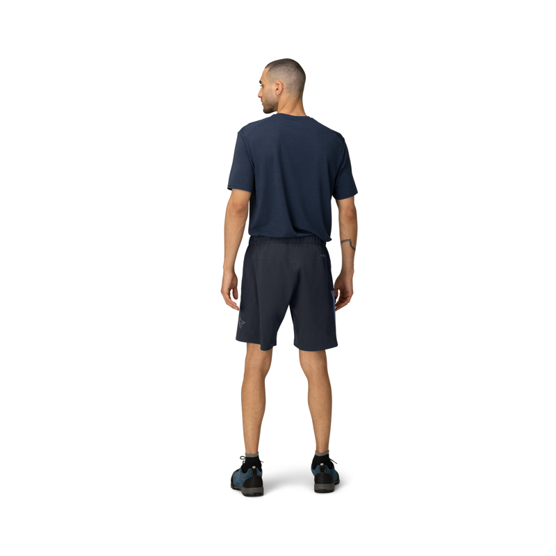 Norrona Men's Falketind Flex1 Light Shorts Caviar-3