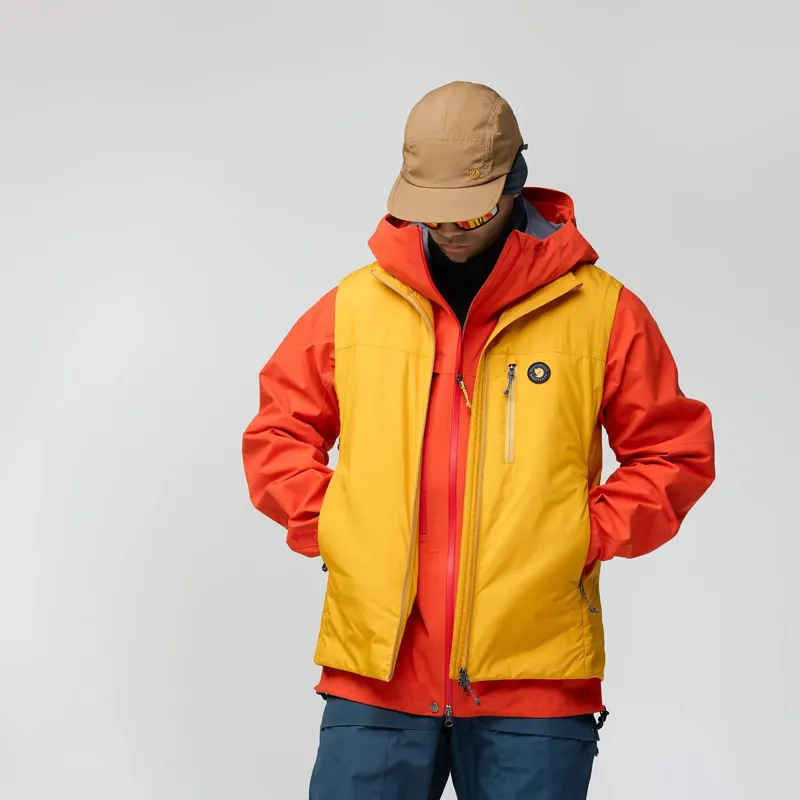 Fjallraven Men's Bergtagen 60 Insulation Vest Black-5