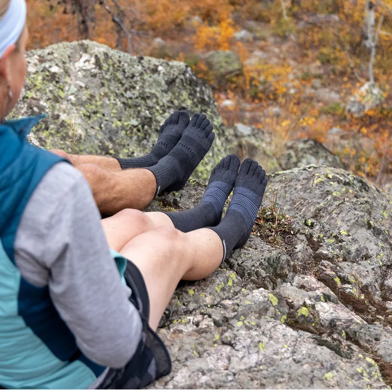 Injinji Men's Trail Midweight Crew Toe Socks Granite-3
