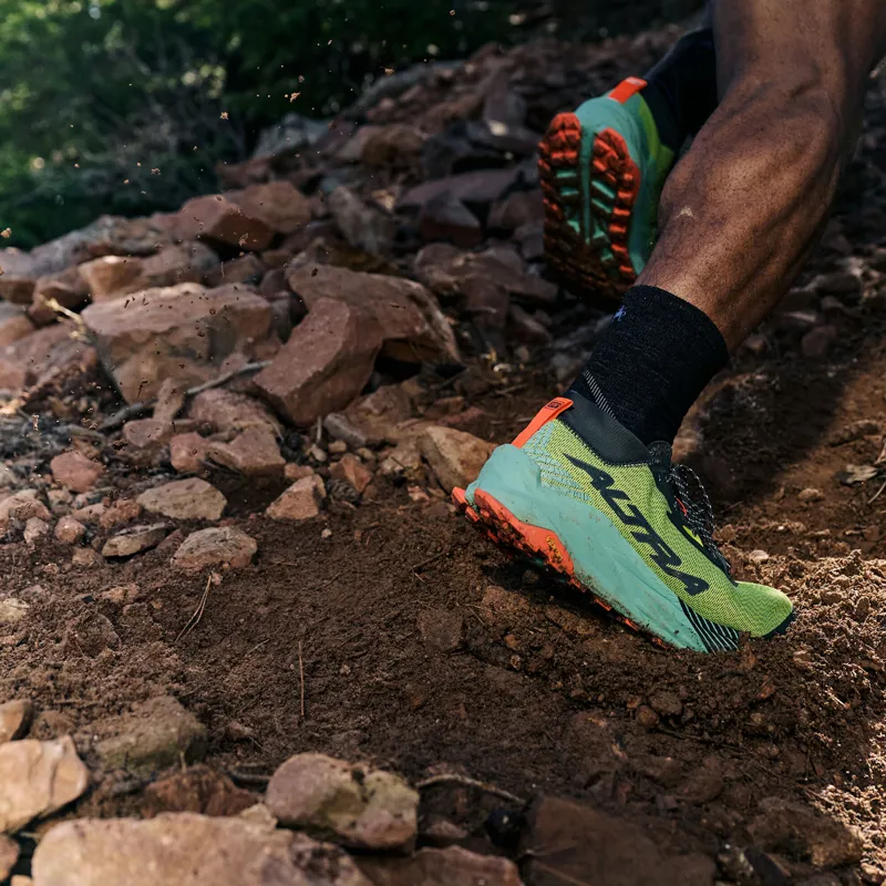 Altra Men's Olympus 275 Trail Running Shoes Black Yellow-10