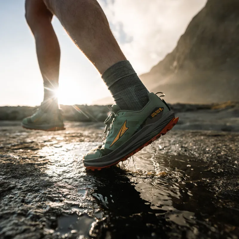 Altra Men's Lone Peak 9+ GTX Trail Shoes Black Black-12