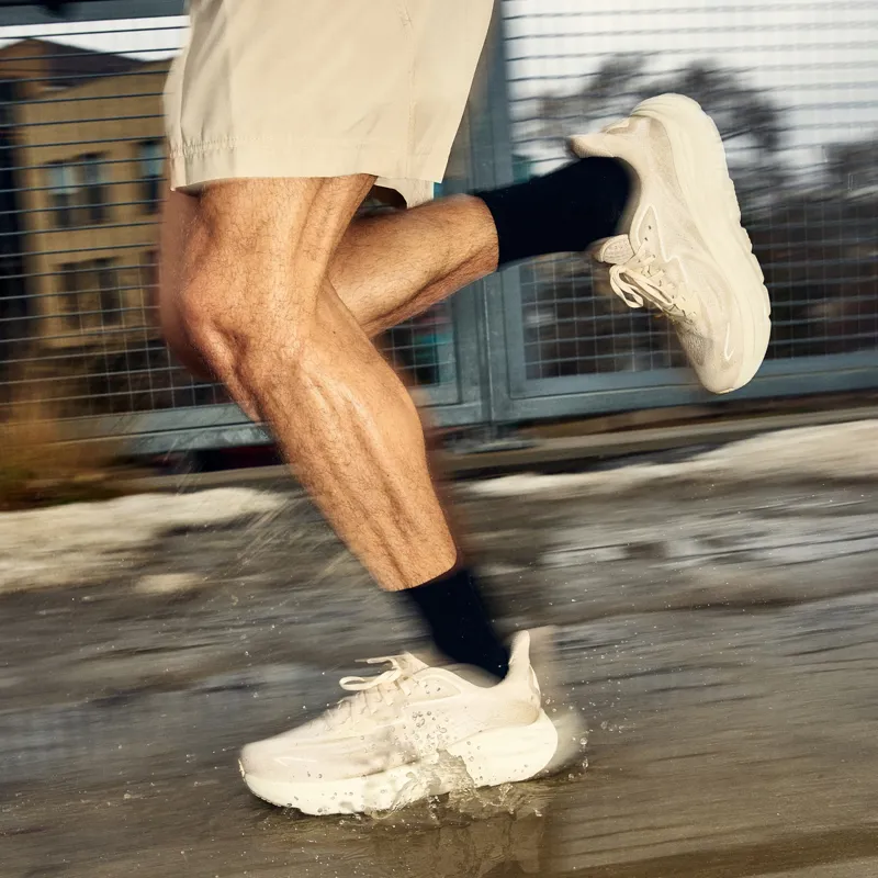 Darn Tough Men's Run Micro Crew UL Cushion Socks White-3