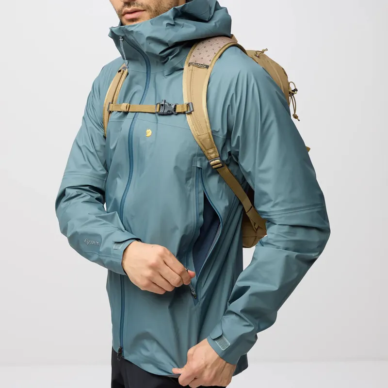 Fjallraven Men's Bergtagen GTX Lite Jacket Nimbus Blue-9