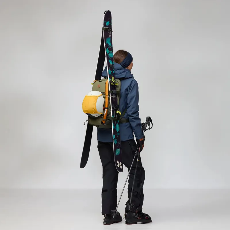 Fjallraven Bergtagen Touring 22 Laurel Green / Deep Forest-7