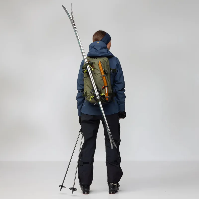 Fjallraven Bergtagen Touring 22 Laurel Green / Deep Forest-11