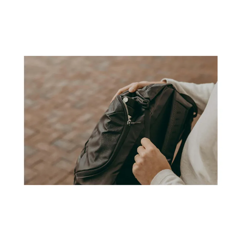 Osprey Rolling Transporter 120 Raven Black/Black-3