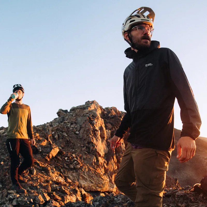 Mons Royale Men's Diversion Merino Wind Jacket Black-3