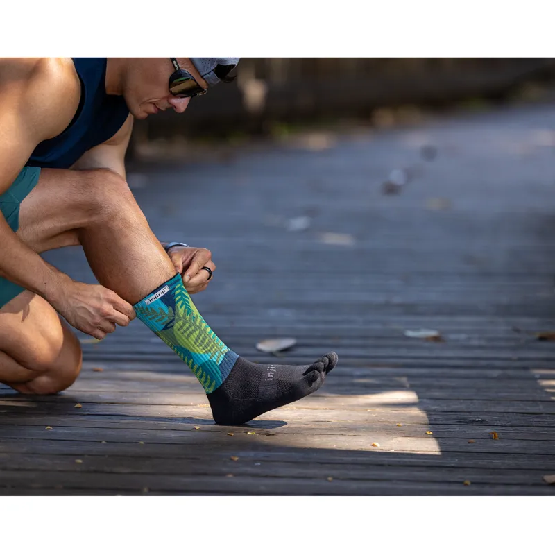 Injinji Spectrum Trail Midweight Crew Toe Socks Jungle-3