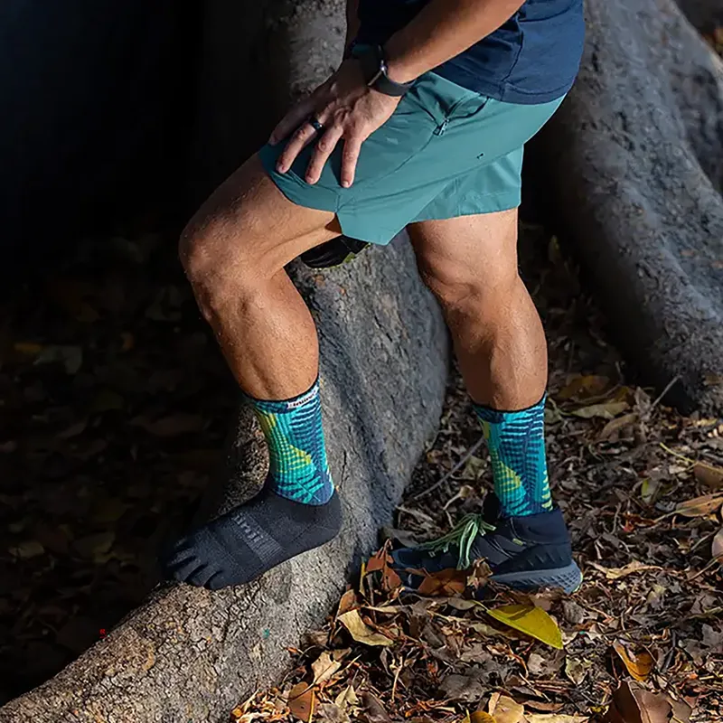 Injinji Spectrum Trail Midweight Crew Toe Socks Jungle-5