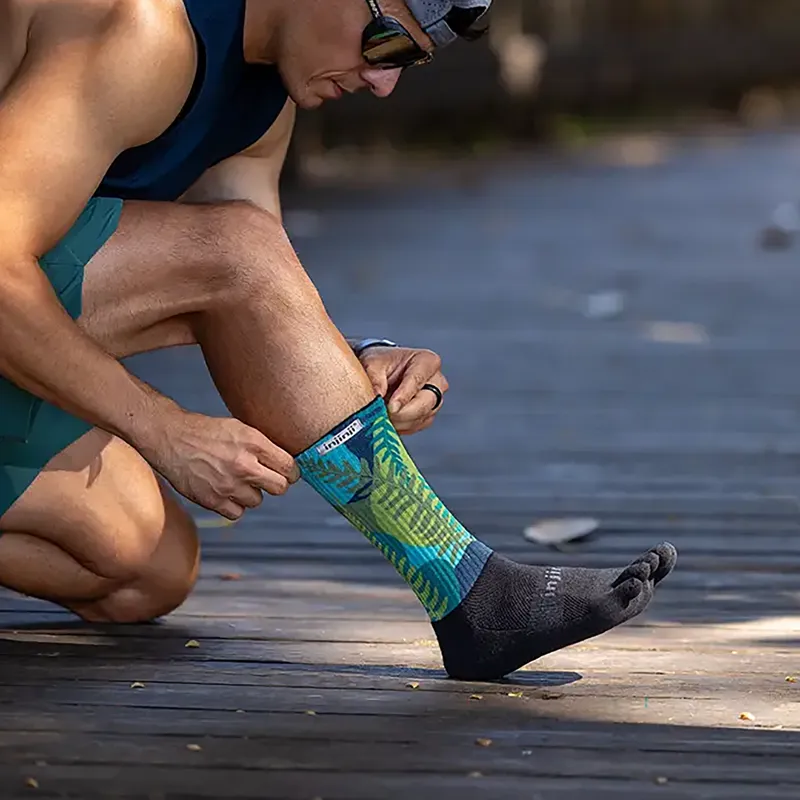 Injinji Spectrum Trail Midweight Crew Toe Socks Jungle-3