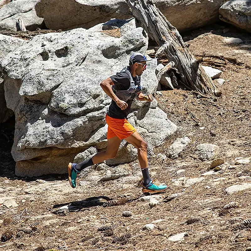 Injinji Men's Trail Midweight Crew Toe Socks Granite-2