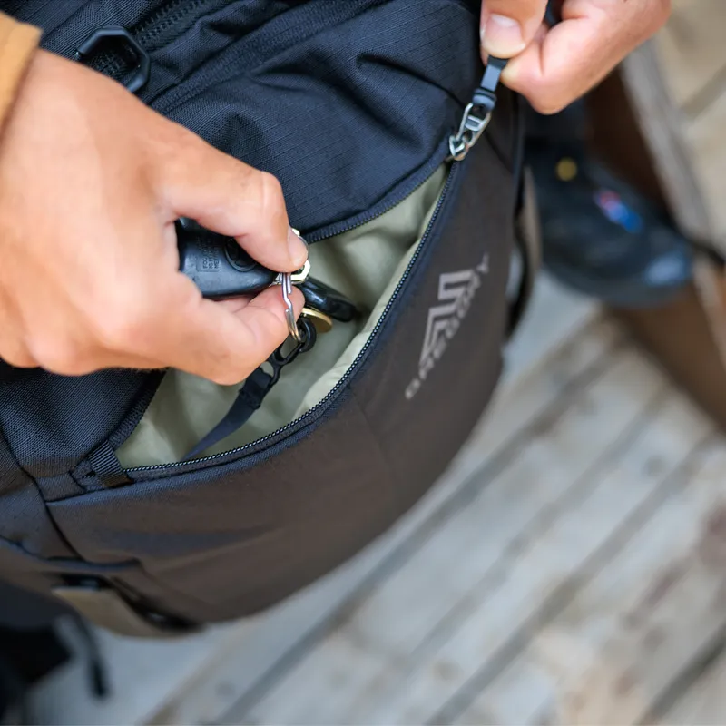 Gregory Border Carry On 40l Backpack Black Lichen-7