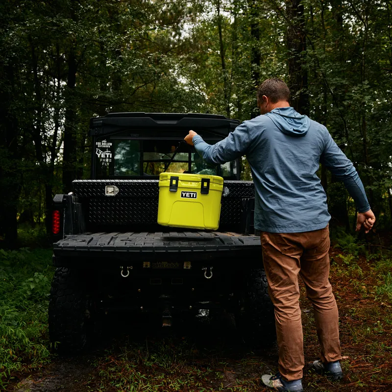 YETI Roadie 15 Compact Cooler Firefly Yellow-8