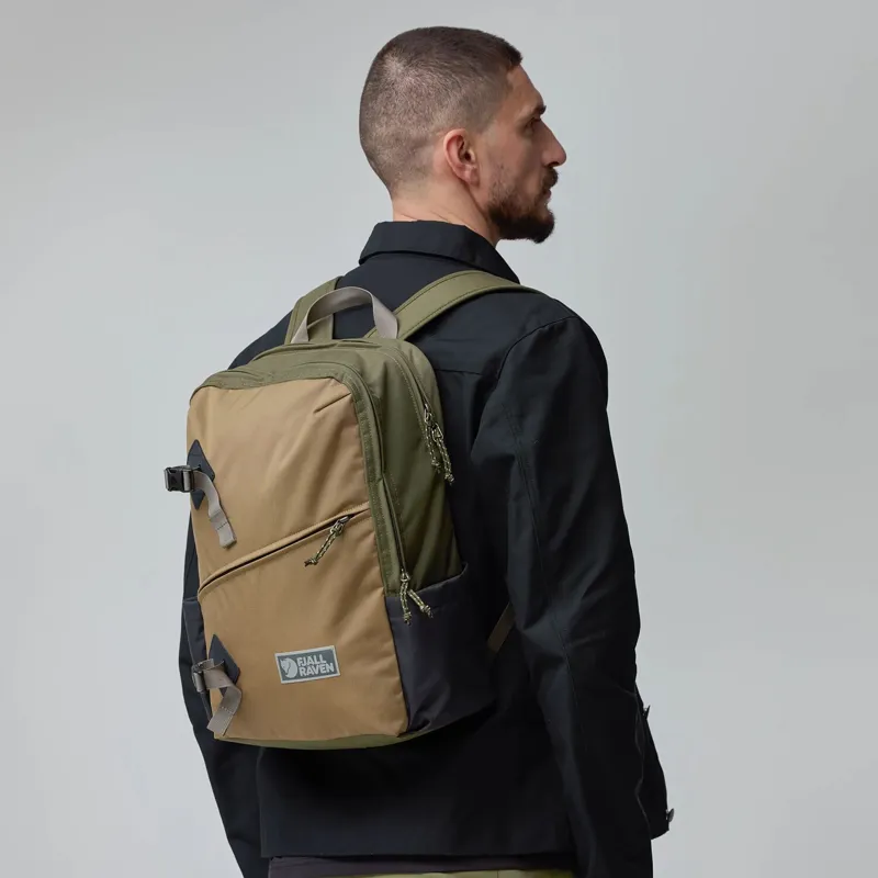 Fjallraven Vardag Backpack 17 Coal Black-3