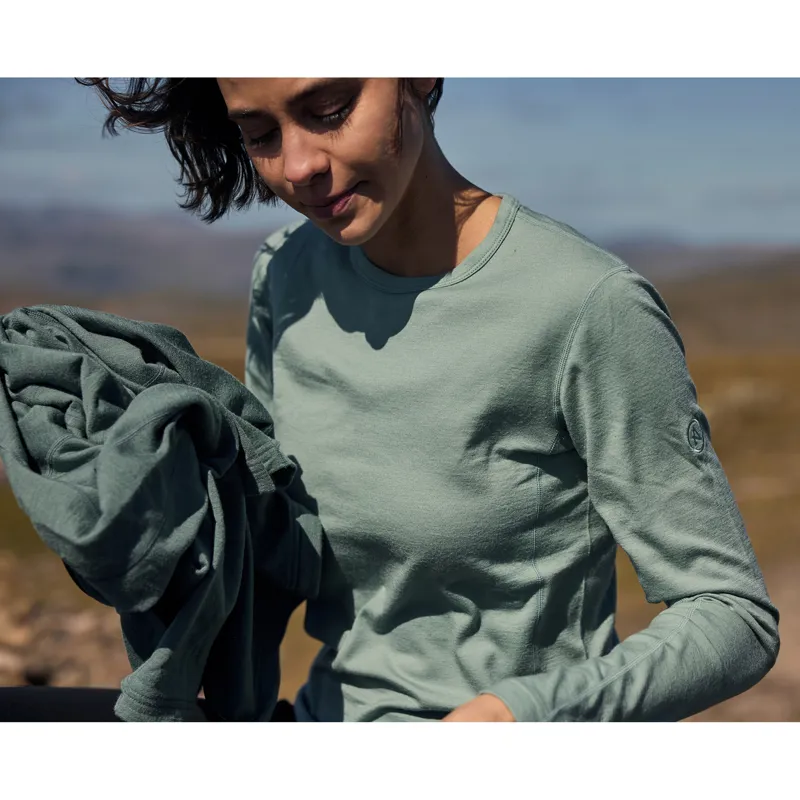 Artilect Women's Redstone Long Sleeve Crew Iceberg-11