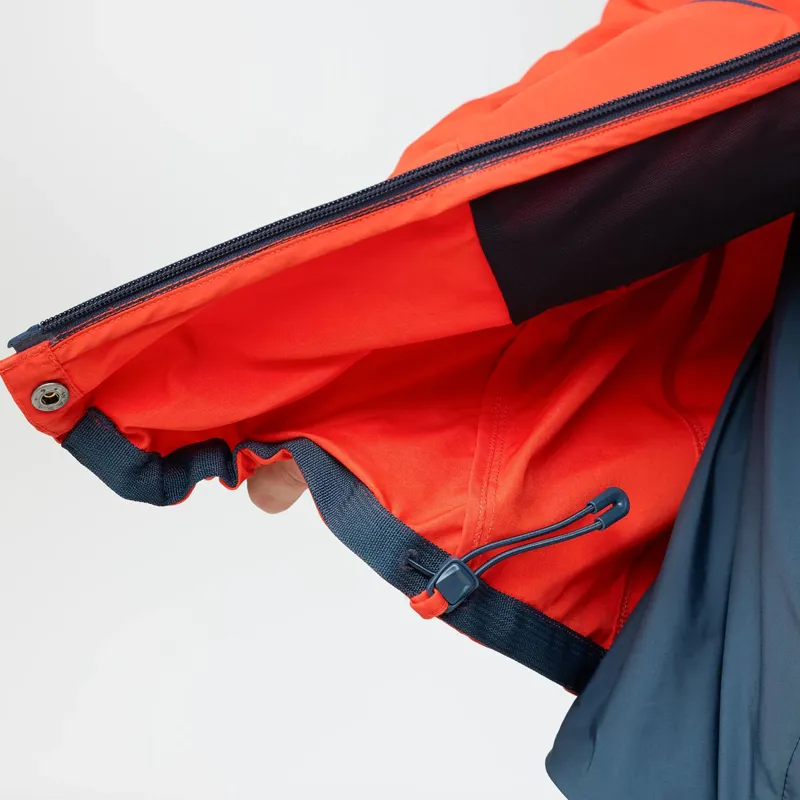 Fjallraven Women's Bergtagen G-1000 Jacket Laurel Green-11