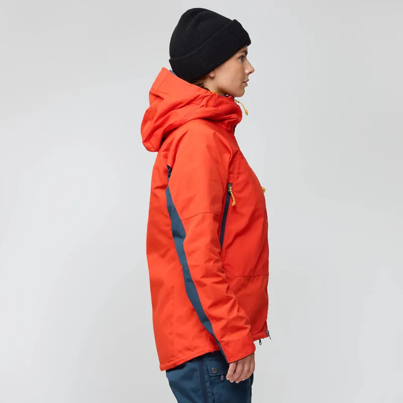 Fjallraven Women's Bergtagen G-1000 Jacket Laurel Green-4