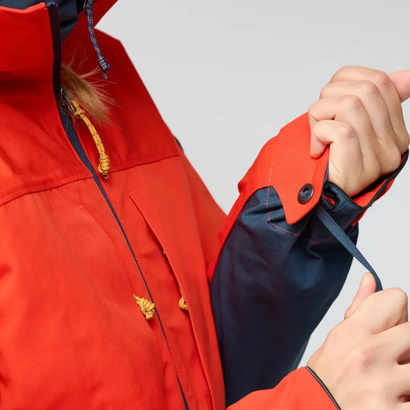 Fjallraven Women's Bergtagen G-1000 Jacket Laurel Green-8