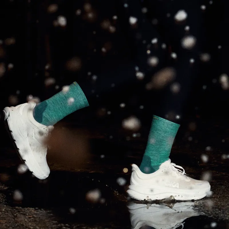 Darn Tough Women's Run Micro Crew Ultra Cushion Socks White-2
