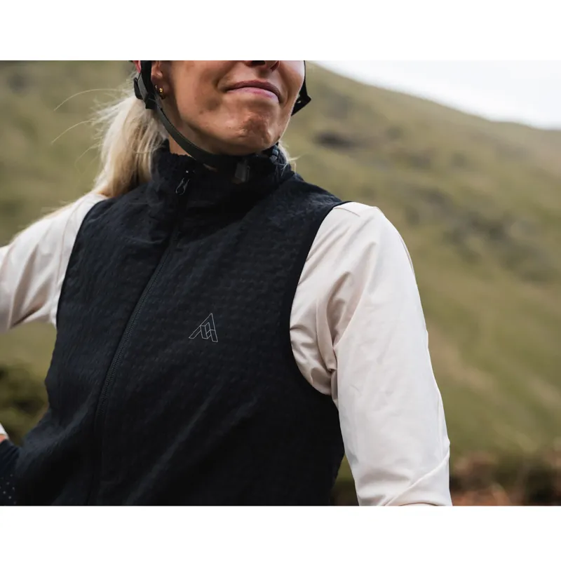 7mesh Women's Chilco Vest Black-4