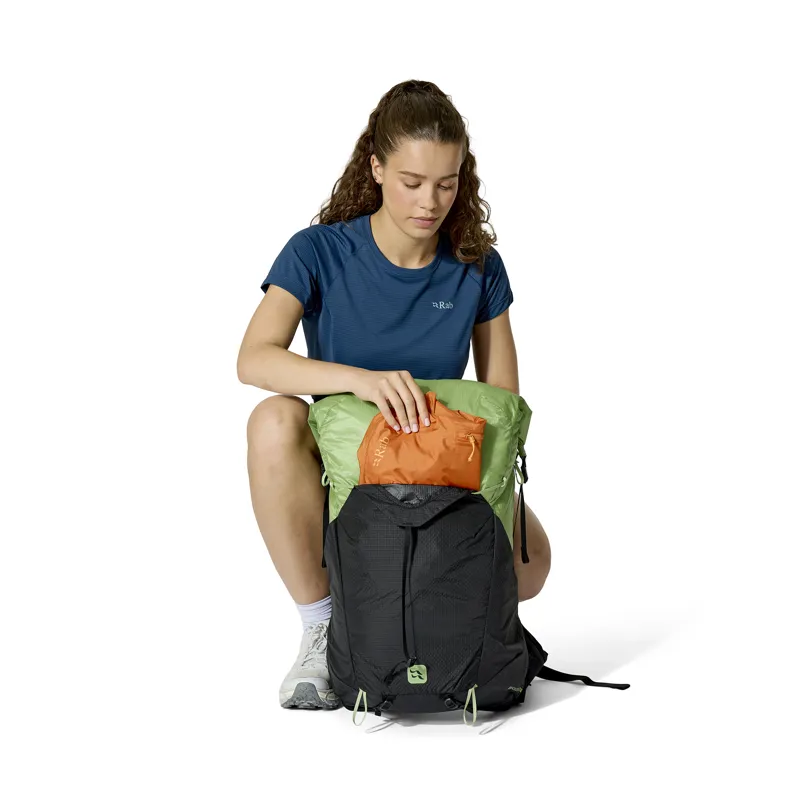 Rab Women's Syclon XP 38ND Black / Dark Fig Green-6