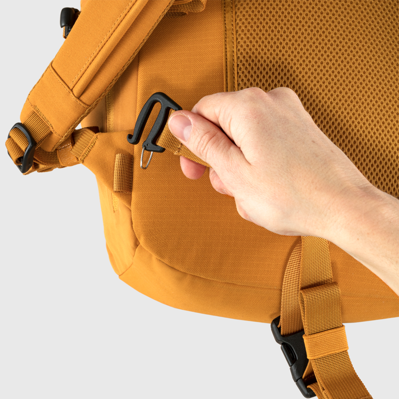 Fjallraven Ulvo Rolltop 30 Red Gold-2